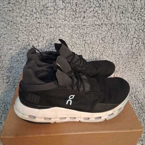 On Running Black and White Men's Sneakers - Picture 3 of 7